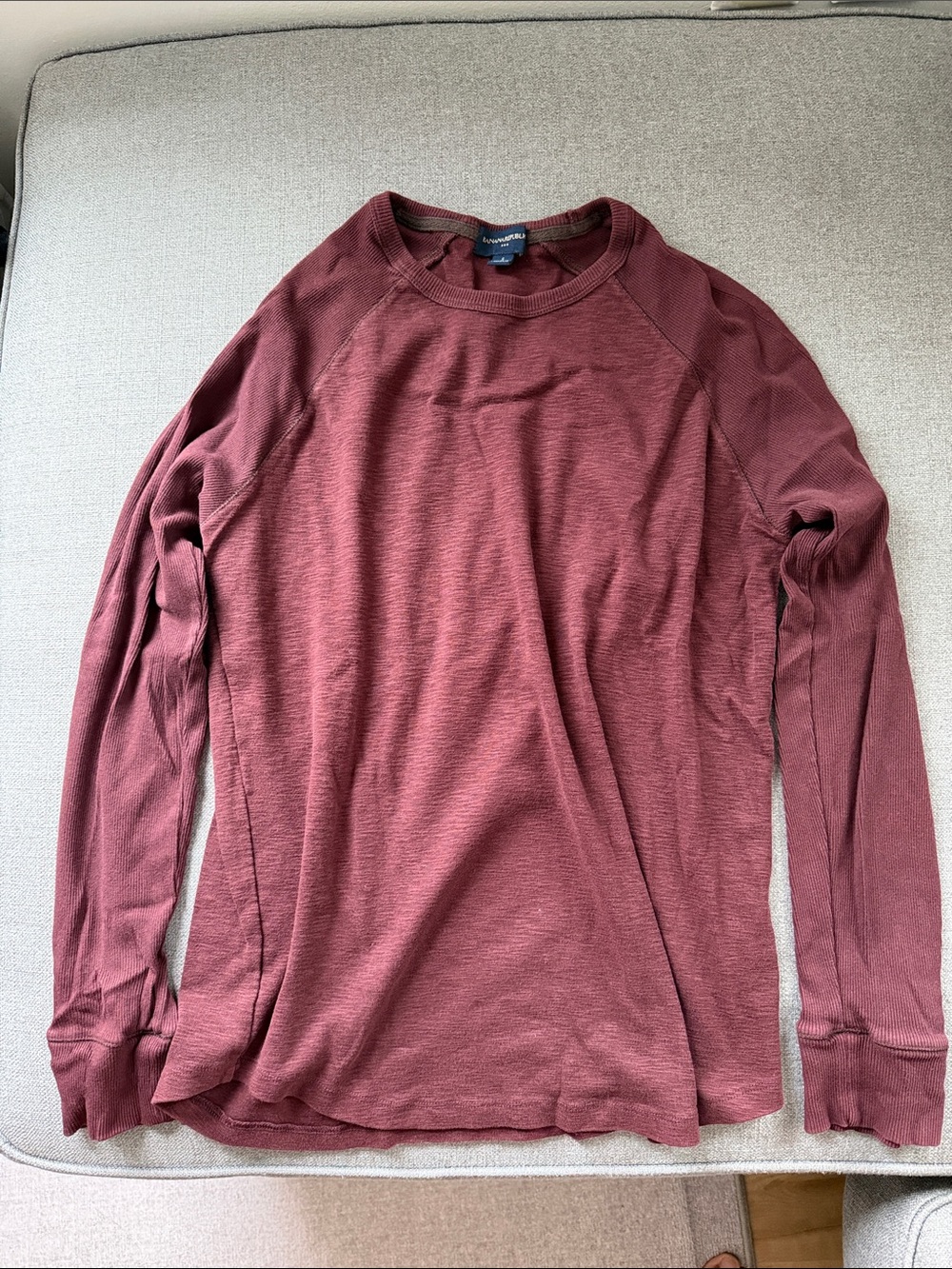 Banana Republic Men's Long-Sleeve Crewneck — Maroon